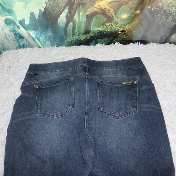 Women’s Levi’s Luxe Denim 4 Way Stretch Jeggings - Picture 3 of 3